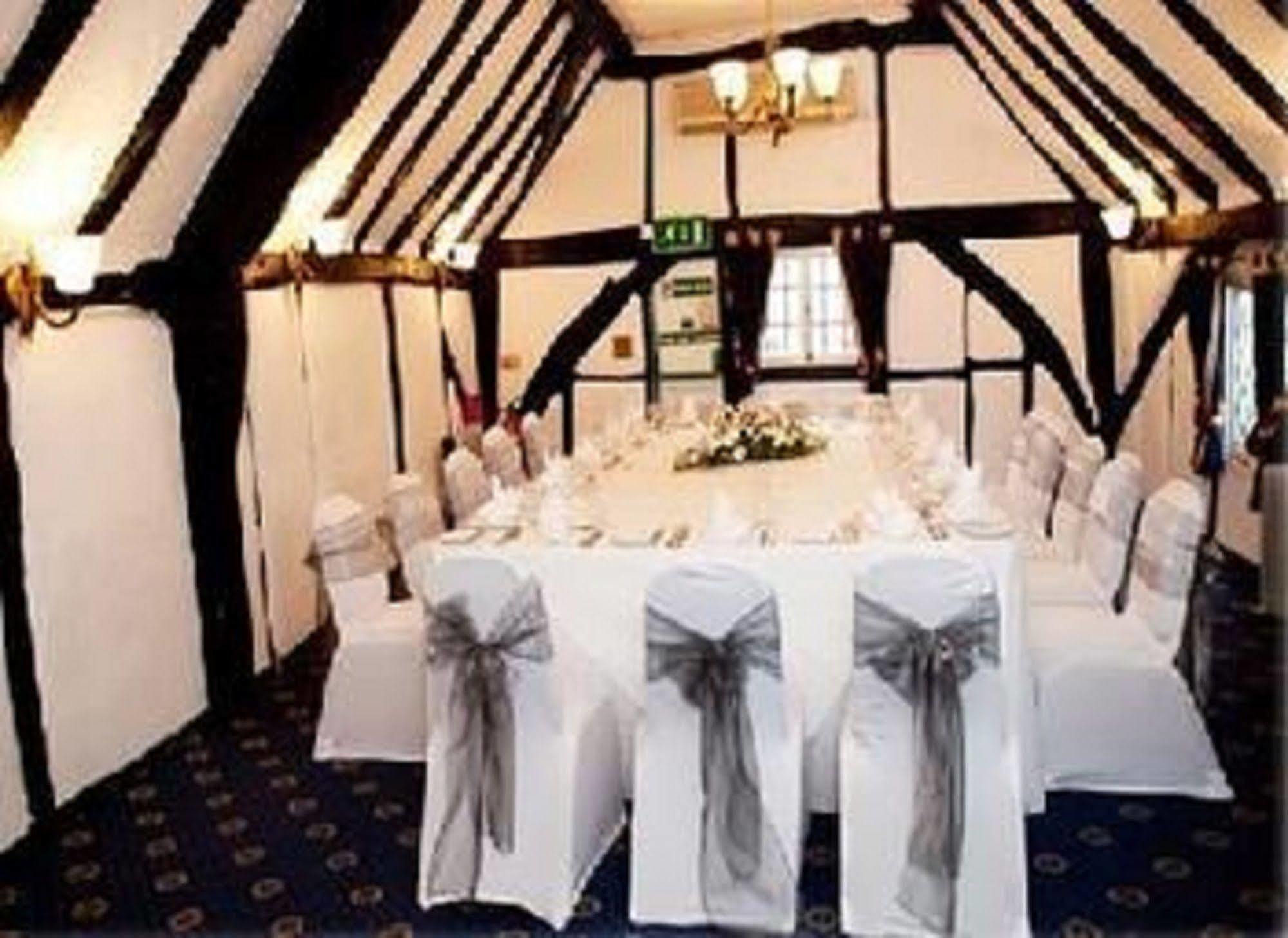 Barn Hotel London Ruislip Exterior foto